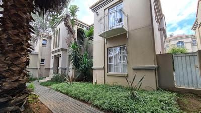 Apartment / Flat For Sale in Eagle Canyon Golf Estate, Roodepoort